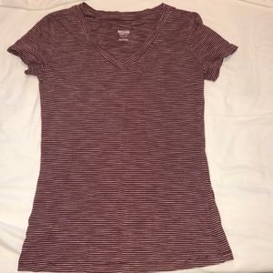 V-neck t-shirt